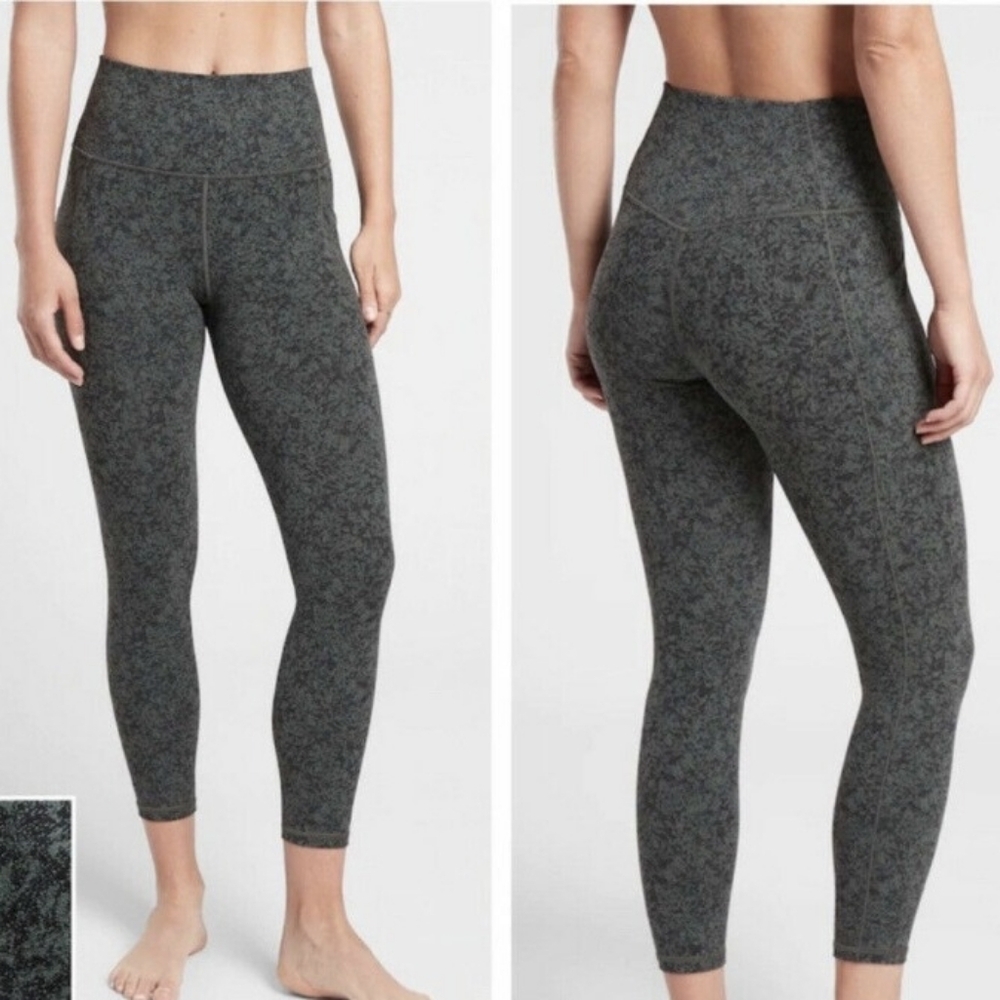 Athleta Salutation Stash Pocket II Textured 7/8 Tight Legging Moonflower